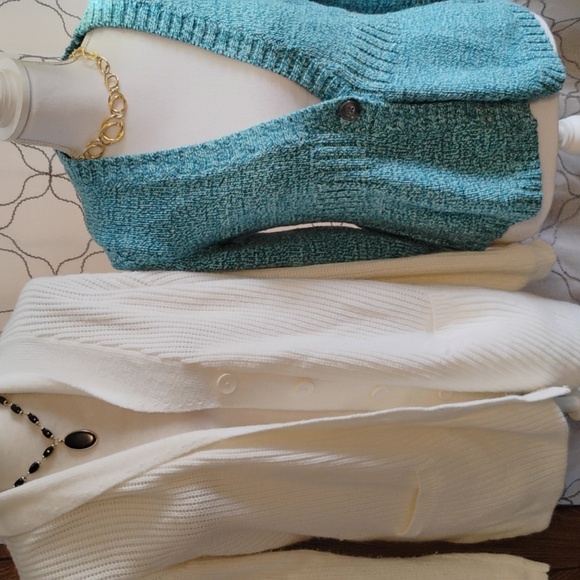 Size Medium Sweater Bundle - Picture 2 of 8